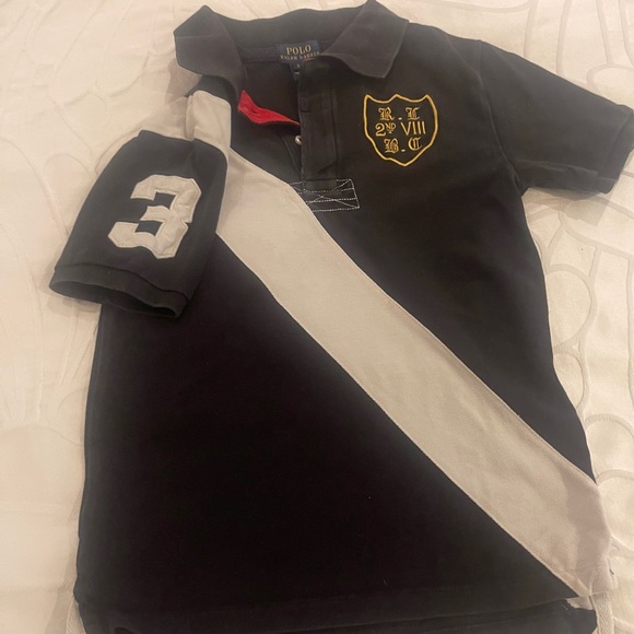 Ralph Lauren shirt with Tommy Shorts - Picture 3 of 5